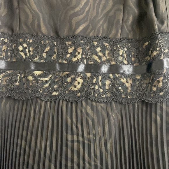 Signature by Robbie Bee Black Zebra Print Accordian Pleated Dress​ - Picture 8 of 11